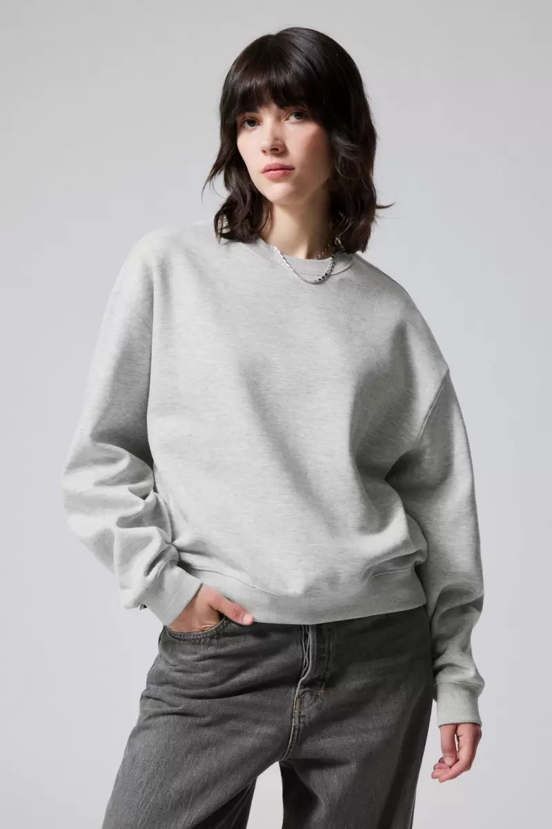 Basics Sweatshirt Standard Essence Week Day Schwarz Kosten Damen - 1