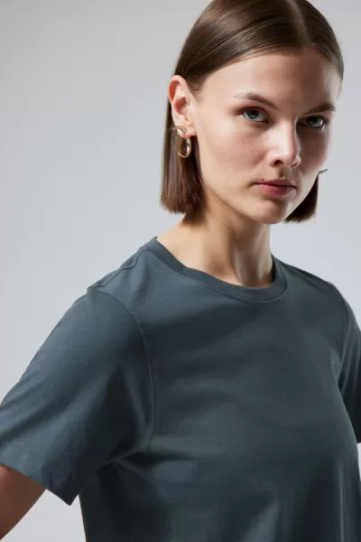 Week Day Nachhaltigkeit T-Shirt Standard Essence T-Shirts & Tops Damen Schwarz